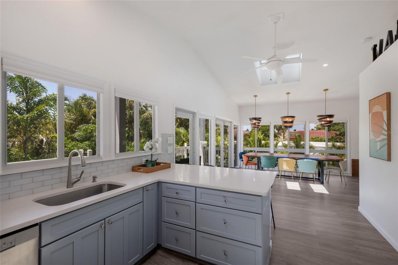 203 72nd Street, Holmes Beach, FL 34217 Photo