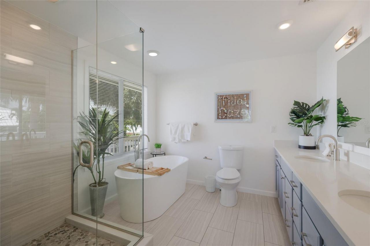 203 72nd Street, Holmes Beach, FL 34217 Photo