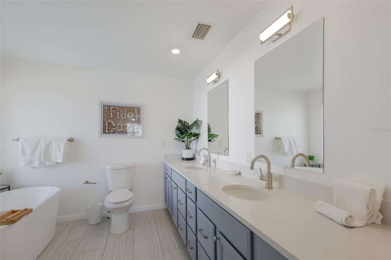203 72nd Street, Holmes Beach, FL 34217 Photo