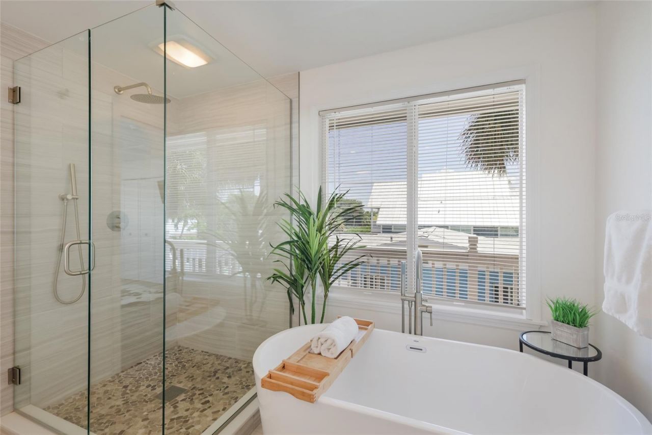 203 72nd Street, Holmes Beach, FL 34217 Photo
