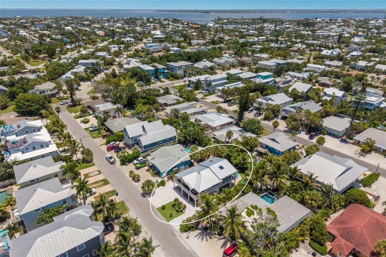 203 72nd Street, Holmes Beach, FL 34217 Photo