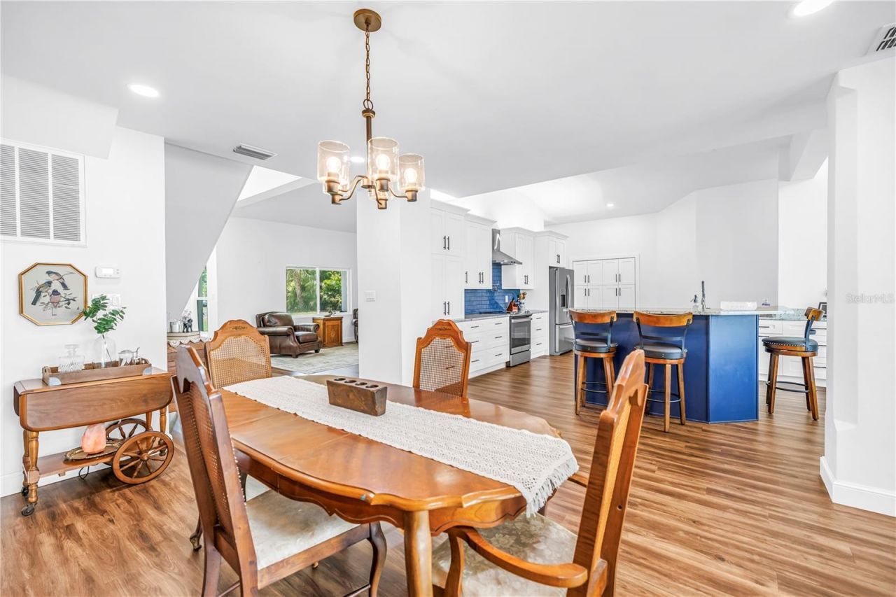 2280 Pinellas Point Drive S, Saint Petersburg, FL 33712 Photo
