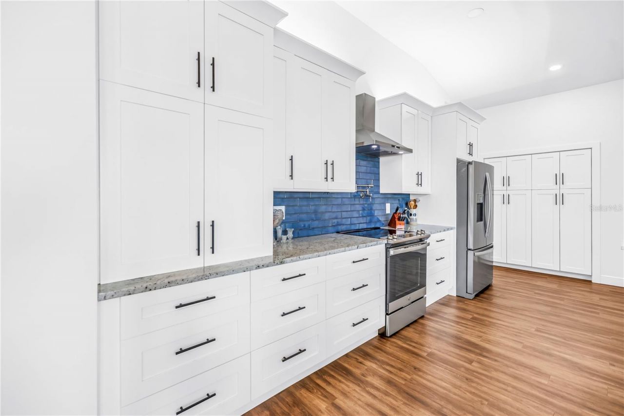 2280 Pinellas Point Drive S, Saint Petersburg, FL 33712 Photo
