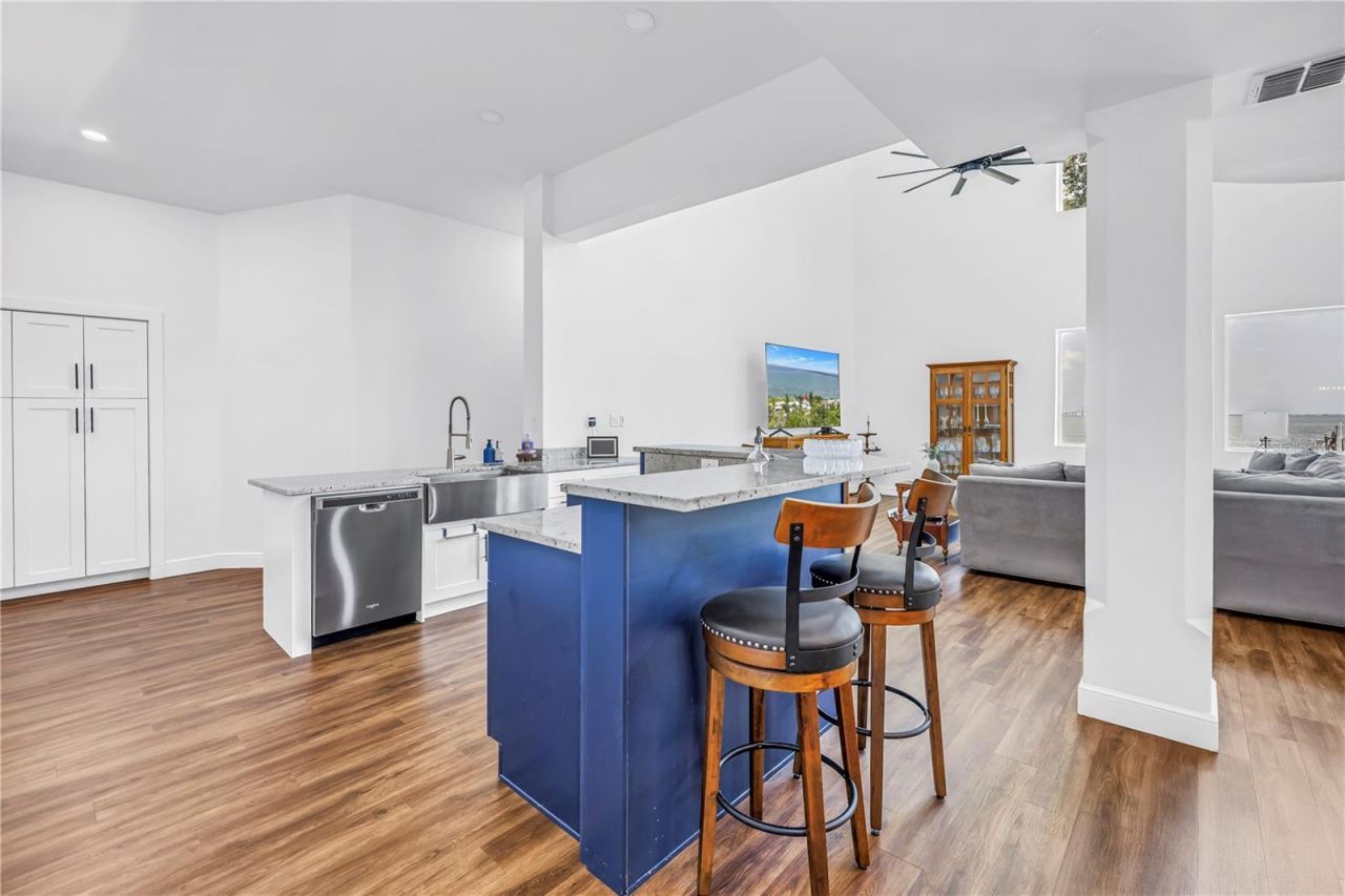 2280 Pinellas Point Drive S, Saint Petersburg, FL 33712 Photo