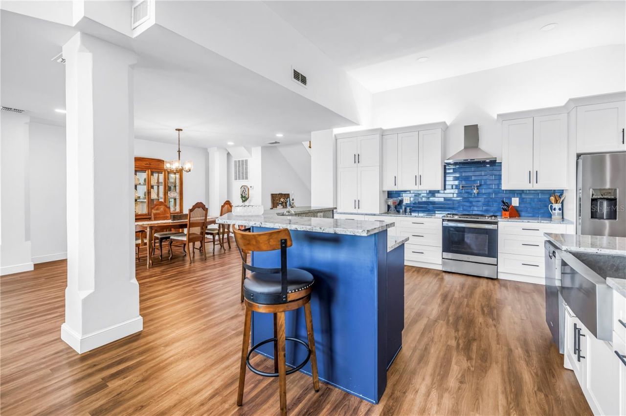 2280 Pinellas Point Drive S, Saint Petersburg, FL 33712 Photo