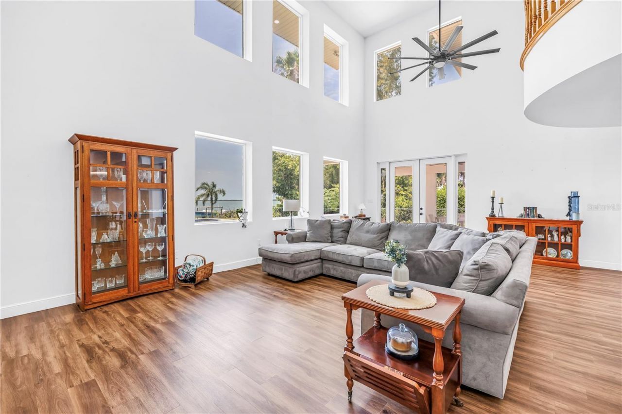 2280 Pinellas Point Drive S, Saint Petersburg, FL 33712 Photo
