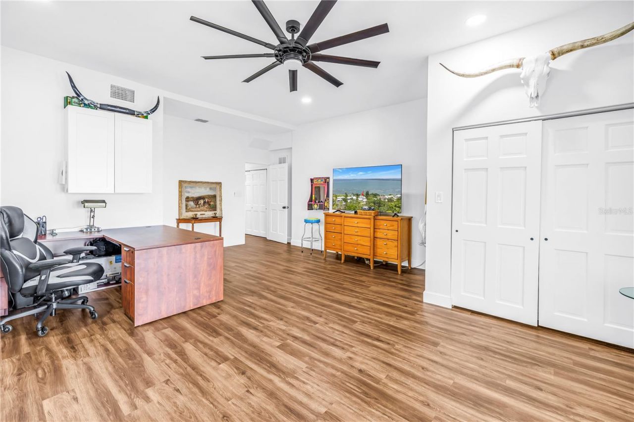 2280 Pinellas Point Drive S, Saint Petersburg, FL 33712 Photo