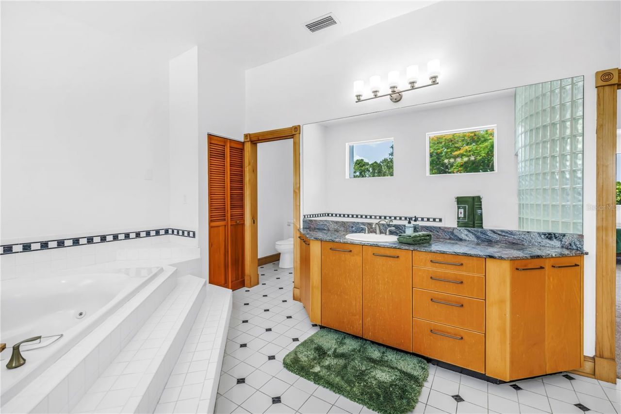 2280 Pinellas Point Drive S, Saint Petersburg, FL 33712 Photo