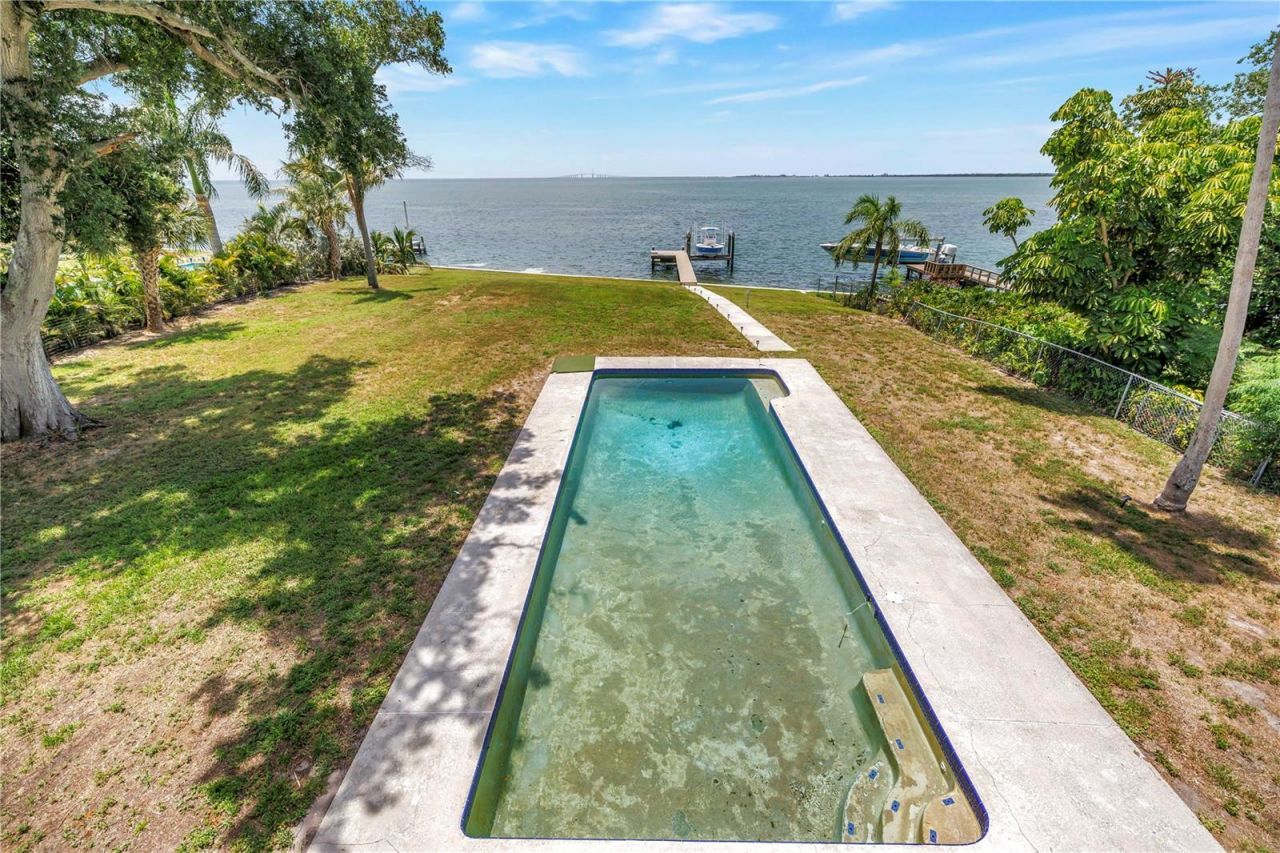 2280 Pinellas Point Drive S, Saint Petersburg, FL 33712 Photo