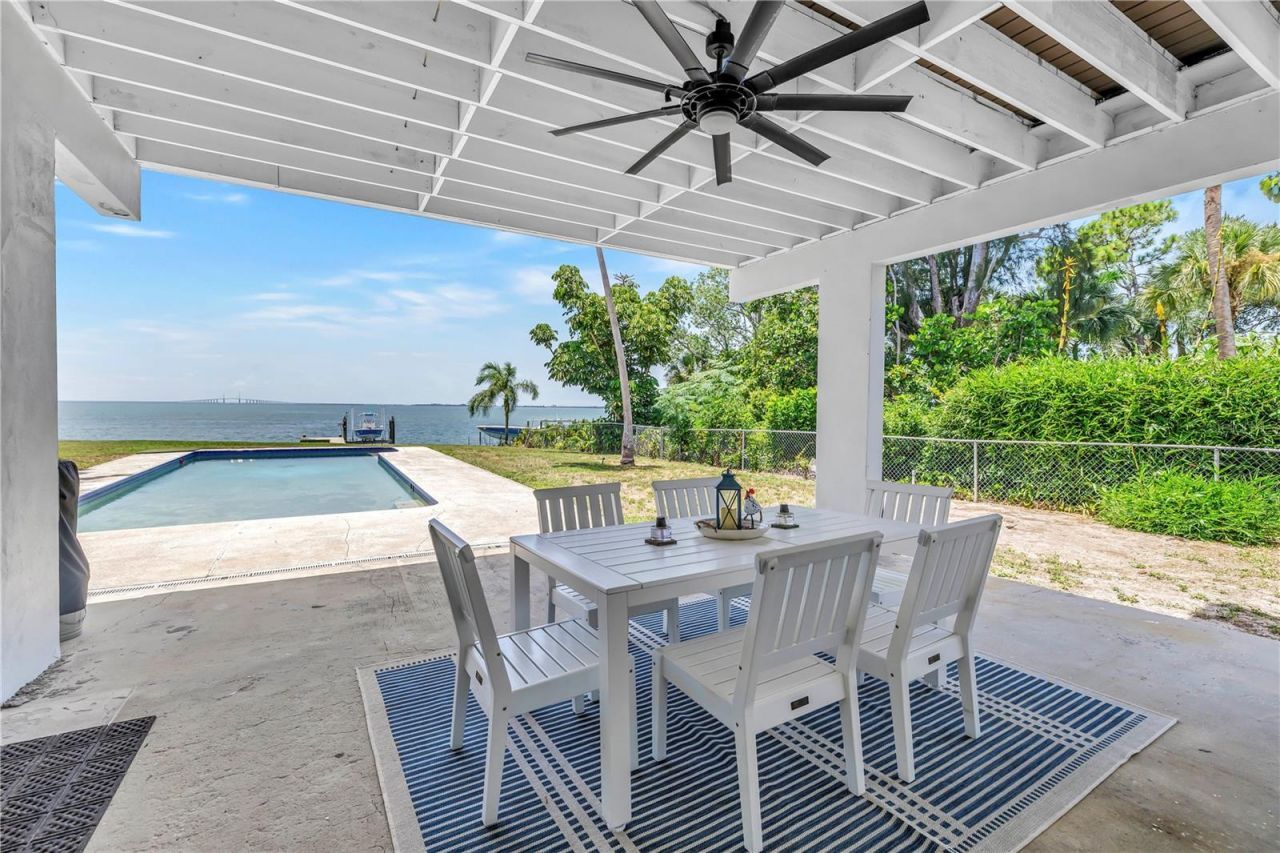 2280 Pinellas Point Drive S, Saint Petersburg, FL 33712 Photo