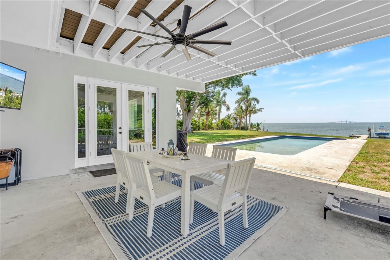 2280 Pinellas Point Drive S, Saint Petersburg, FL 33712 Photo