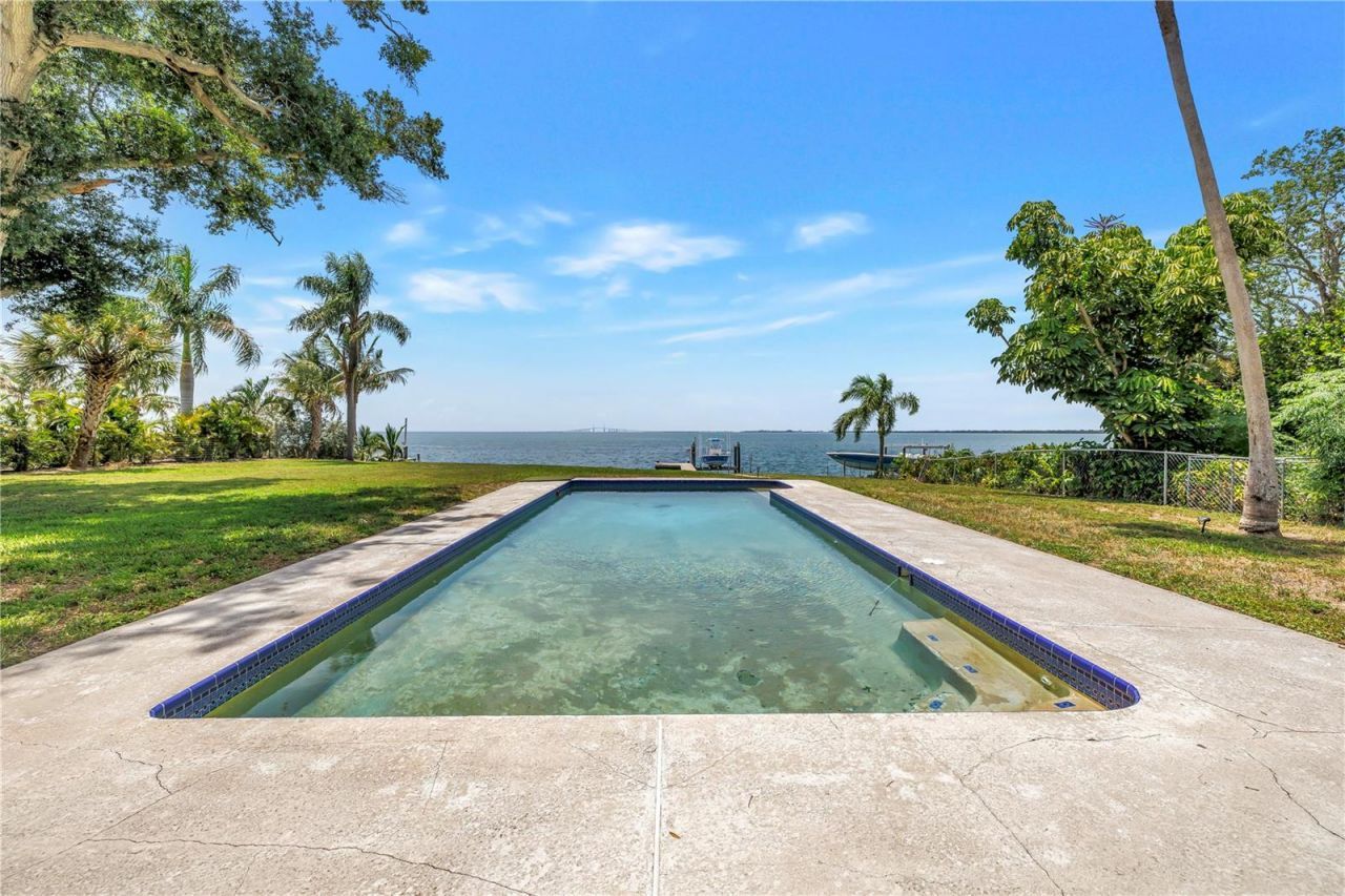 2280 Pinellas Point Drive S, Saint Petersburg, FL 33712 Photo