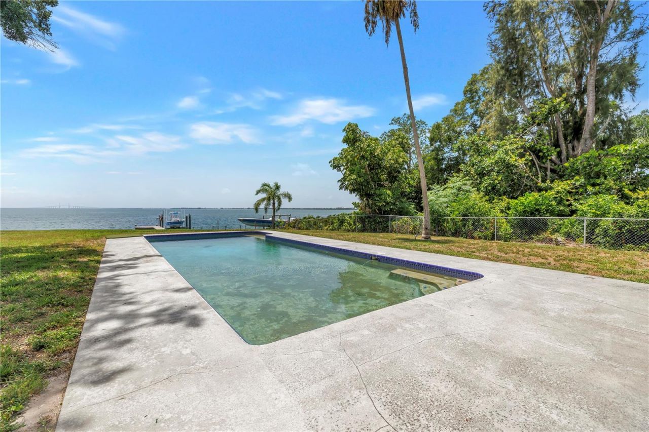 2280 Pinellas Point Drive S, Saint Petersburg, FL 33712 Photo