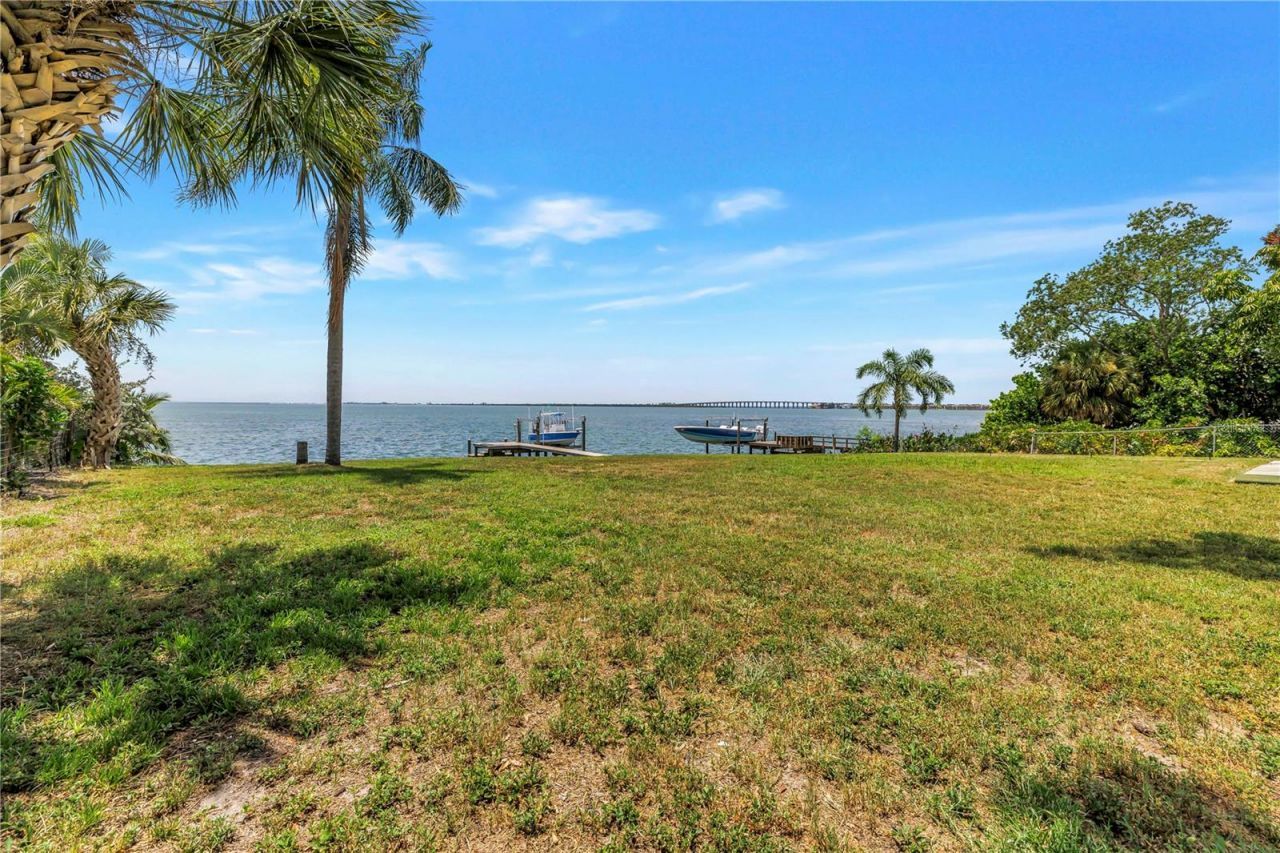 2280 Pinellas Point Drive S, Saint Petersburg, FL 33712 Photo