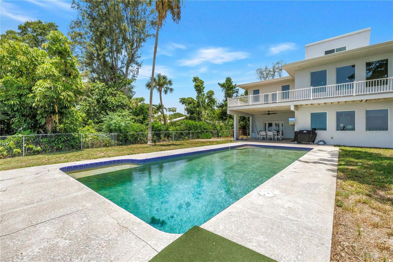2280 Pinellas Point Drive S, Saint Petersburg, FL 33712 Photo