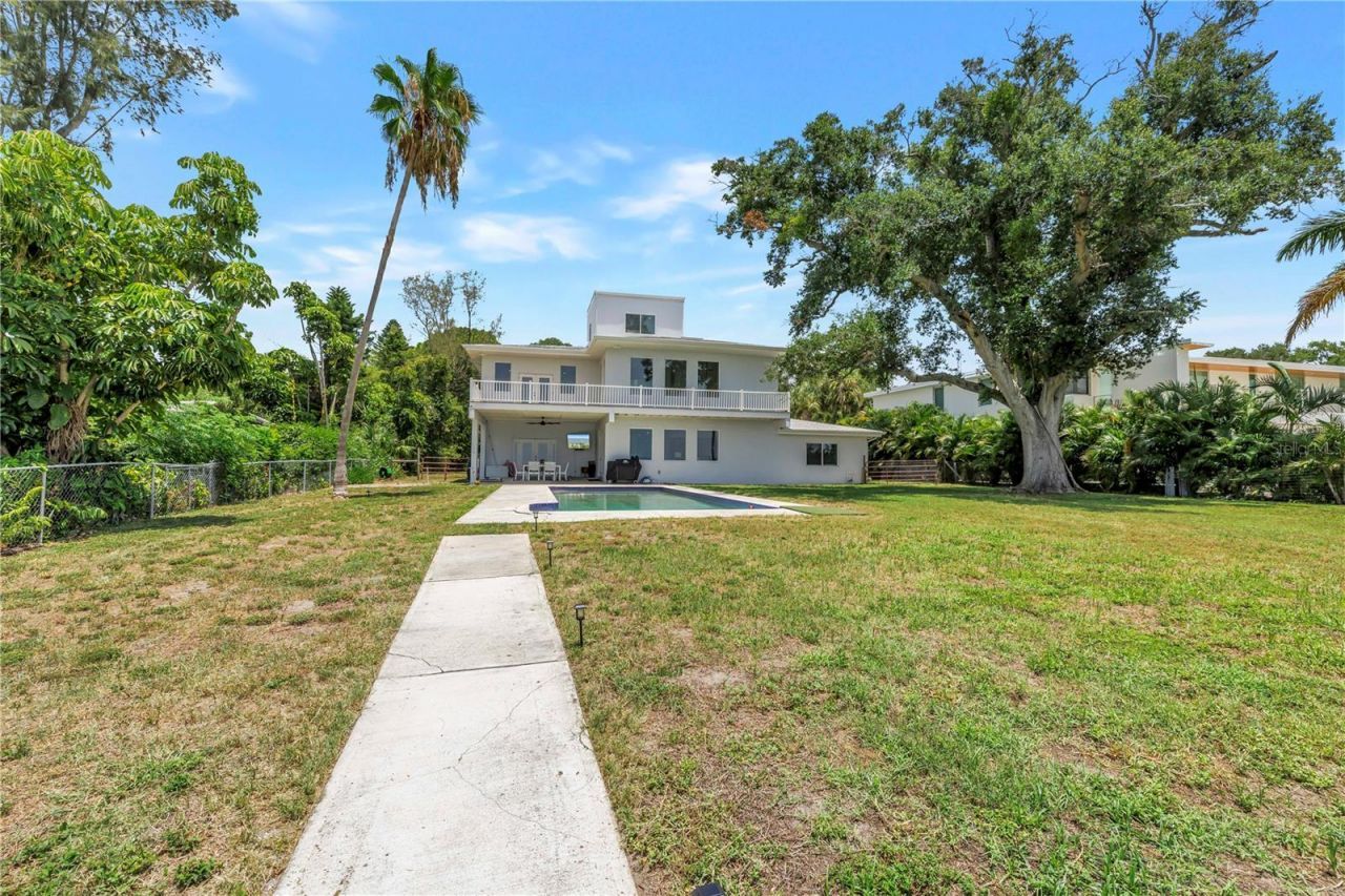 2280 Pinellas Point Drive S, Saint Petersburg, FL 33712 Photo