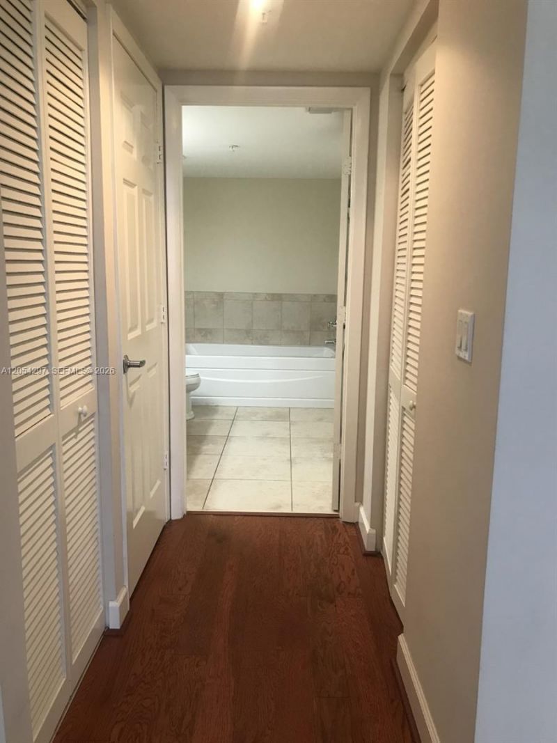 55 Merrick Way, Unit 524, Coral Gables, FL 33134 Photo