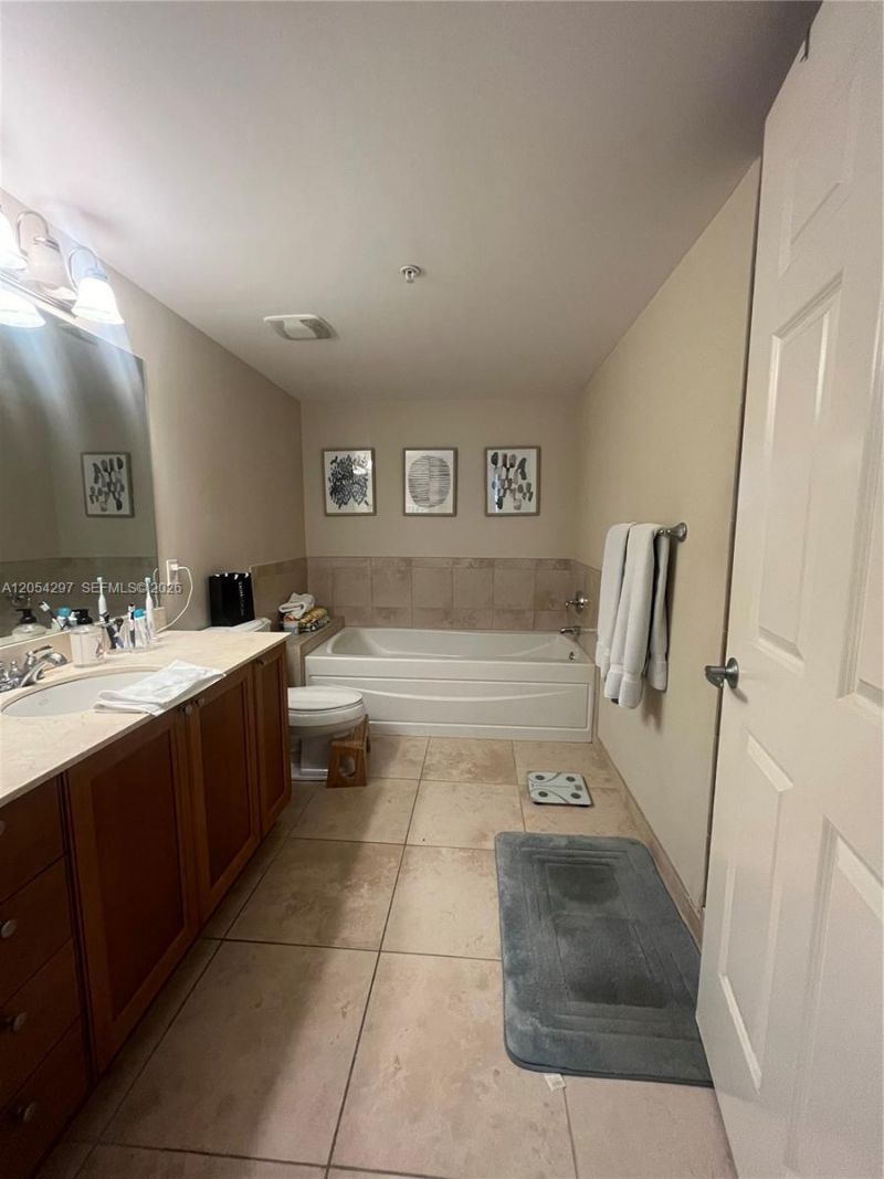 55 Merrick Way, Unit 524, Coral Gables, FL 33134 Photo
