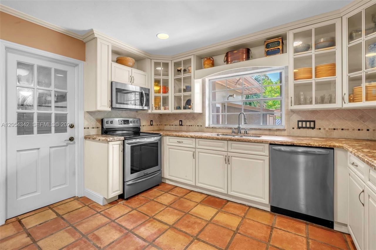 800 SW 8th Ter, Fort Lauderdale, FL 33315 Photo