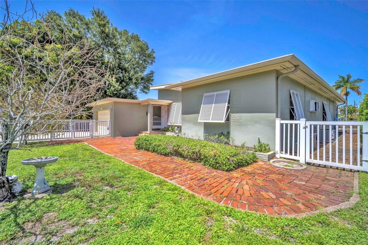 800 SW 8th Ter, Fort Lauderdale, FL 33315 Photo