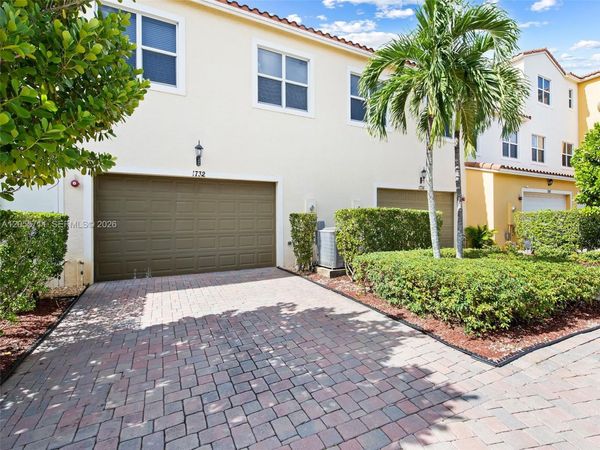 1732 NW 124th Pl , Pembroke Pines, FL 33028