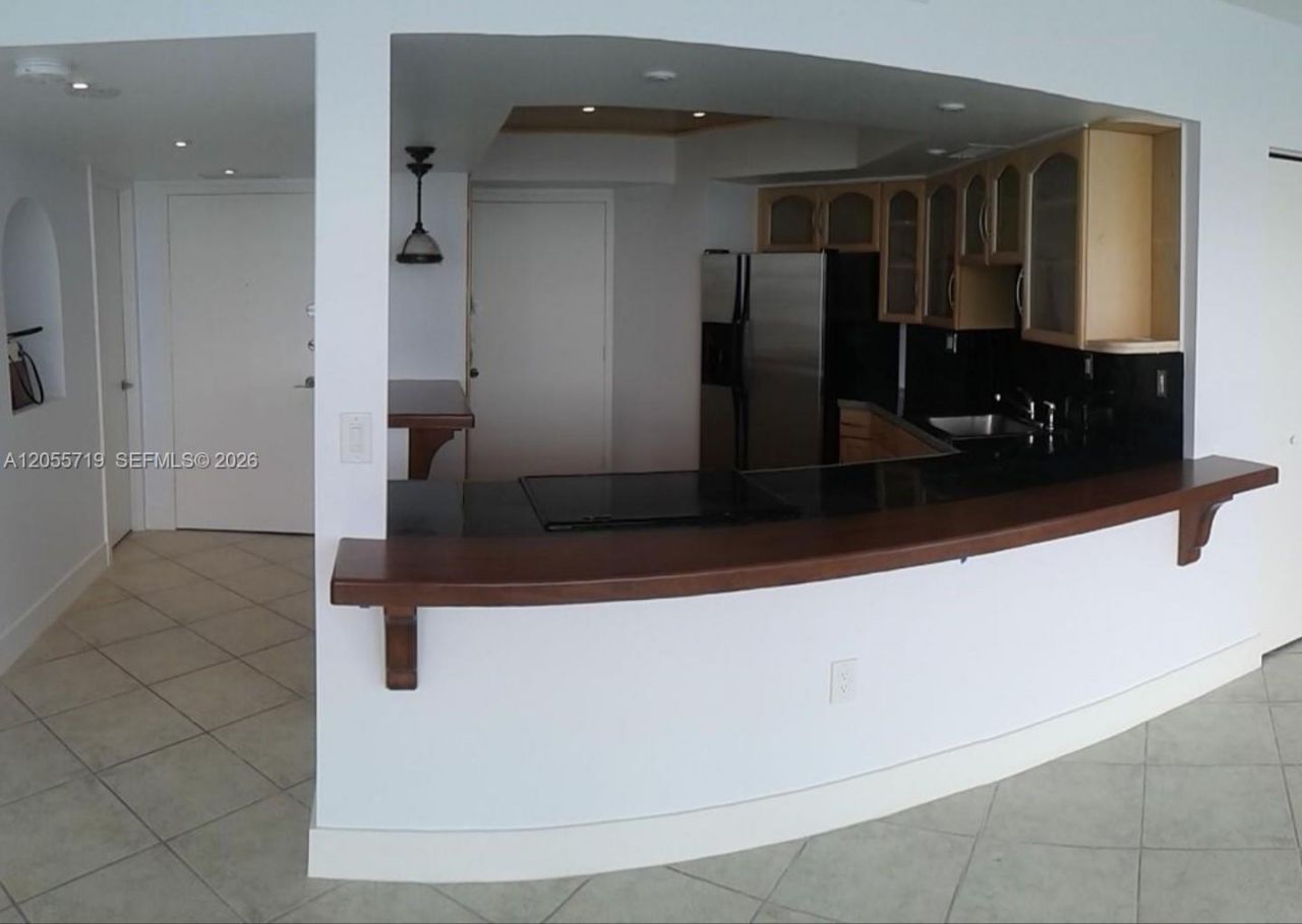 11930 N Bayshore Dr , Unit 1006, North Miami, FL 33181 Photo