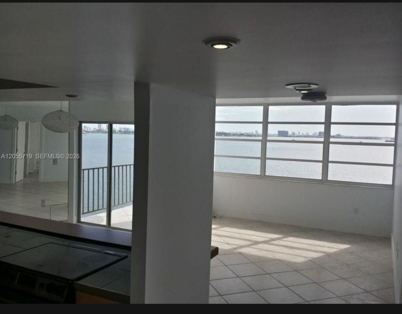 11930 N Bayshore Dr , Unit 1006, North Miami, FL 33181 Photo
