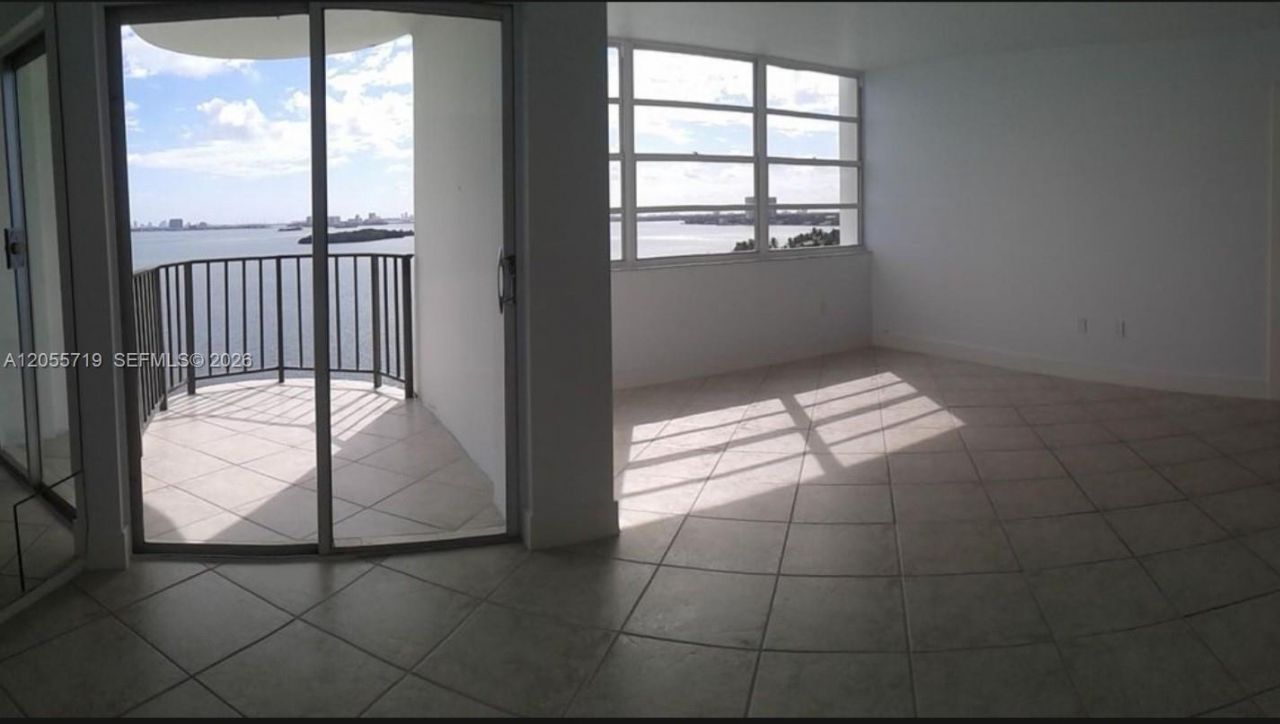 11930 N Bayshore Dr , Unit 1006, North Miami, FL 33181 Photo