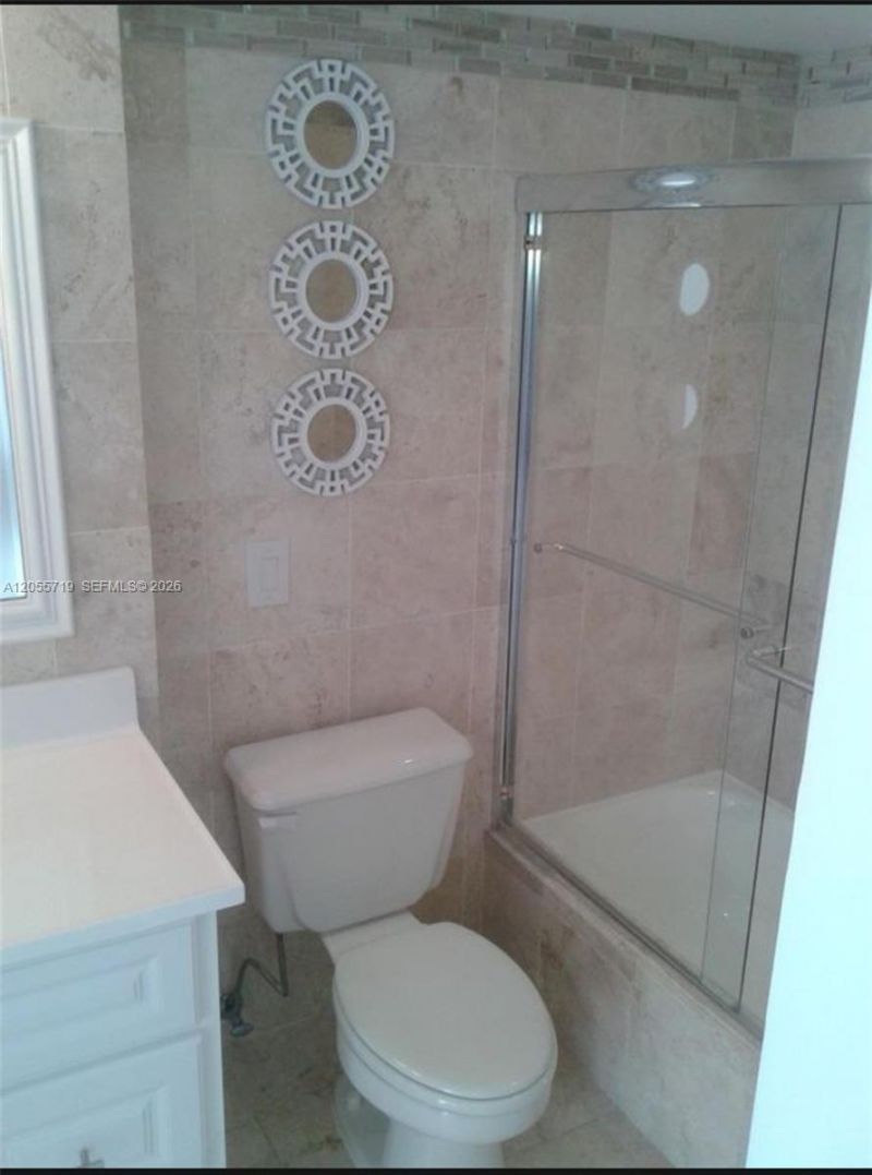 11930 N Bayshore Dr , Unit 1006, North Miami, FL 33181 Photo