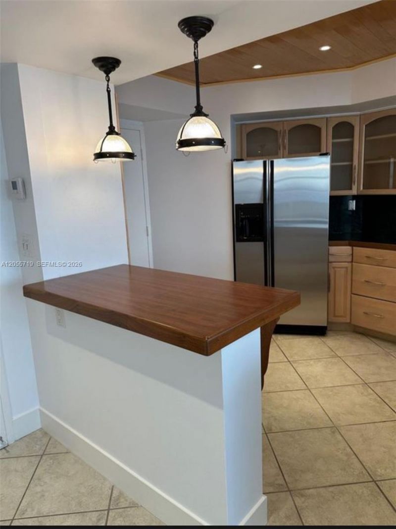 11930 N Bayshore Dr , Unit 1006, North Miami, FL 33181 Photo