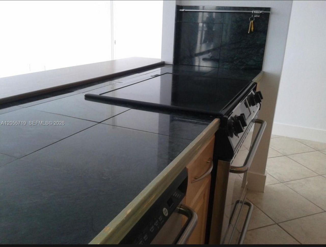 11930 N Bayshore Dr , Unit 1006, North Miami, FL 33181 Photo