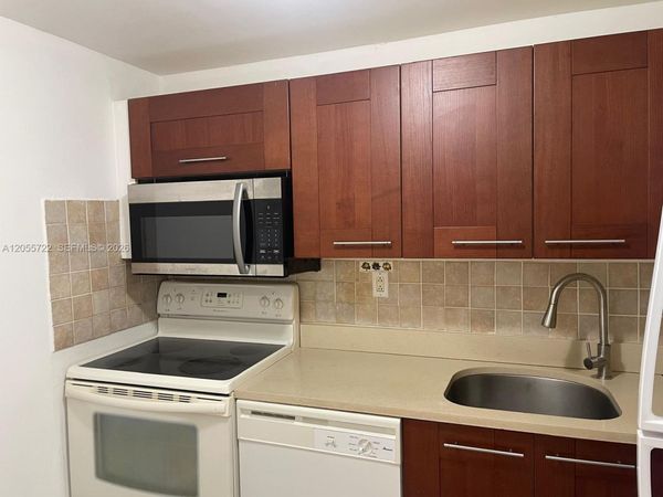 3522 NE 171st St , Unit 206, North Miami Beach, FL 33160