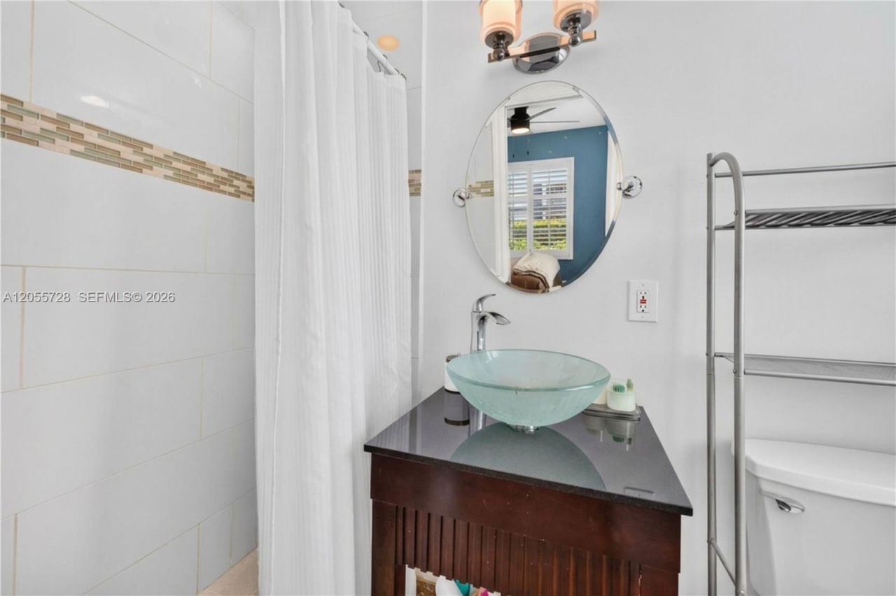 2220 NE 68th St , Unit 1012, Fort Lauderdale, FL 33308 Photo