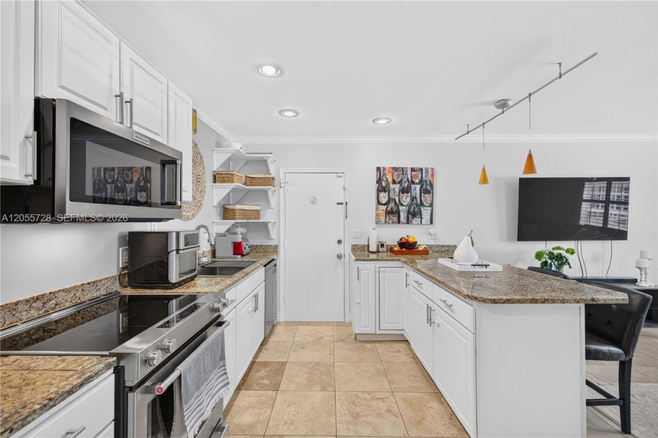 2220 NE 68th St , Unit 1012, Fort Lauderdale, FL 33308 Photo