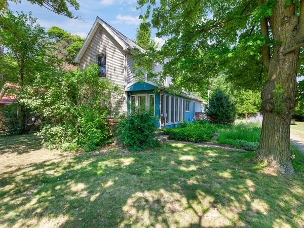 1321 N Waterloo Avenue, Jackson, MI 49202