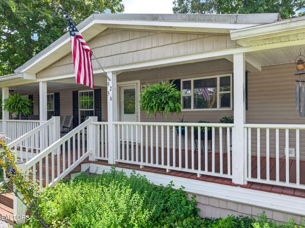 9256 Cherokee Tr, Crossville, TN 38572