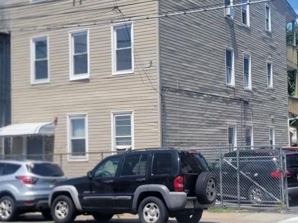 40 Manchester Ave, Paterson, NJ 07502