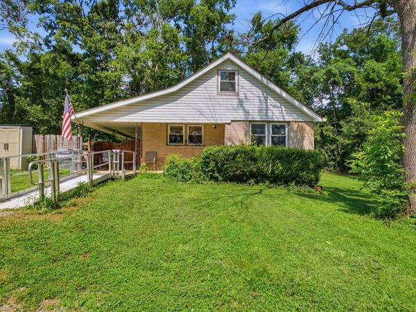 216 Walton Ferry Rd, Hendersonville, TN 37075
