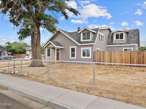 1848 F Street, Sparks, NV 89431