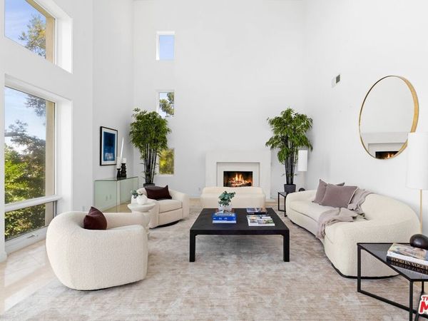 14435 Mulholland Drive , Los Angeles, CA 90077