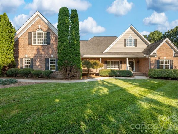 1851 29th Avenue Place NE, Hickory, NC 28601