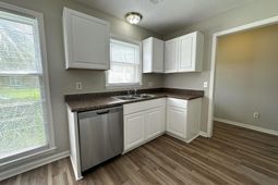 108 Columbia Drive photo 4