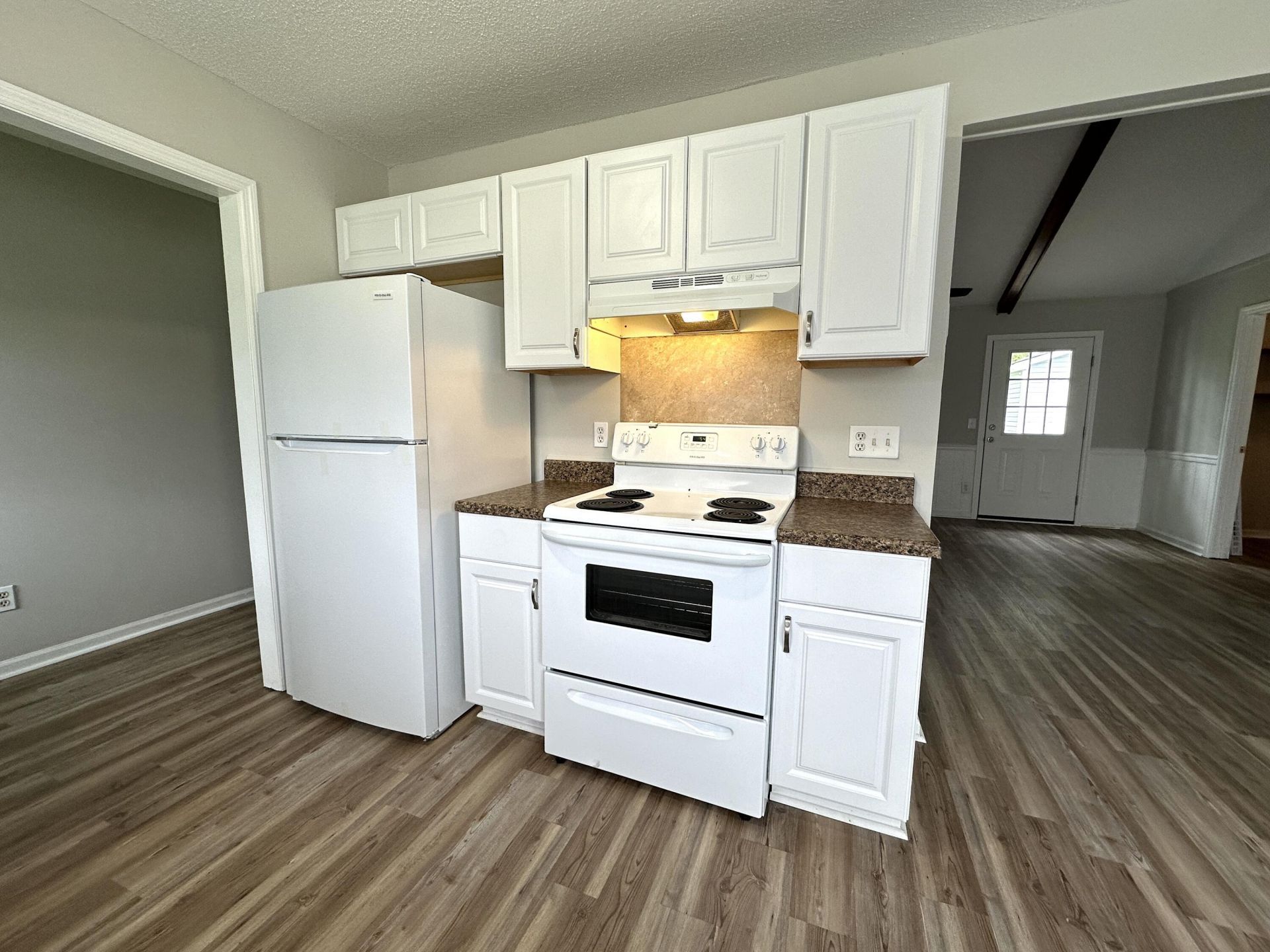 108 Columbia Drive Photo 4