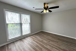 108 Columbia Drive photo 4