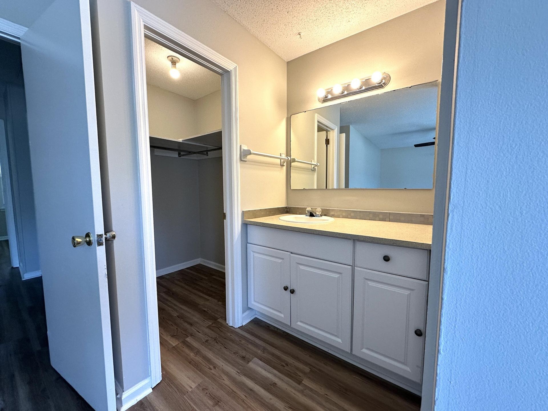 108 Columbia Drive Photo 6
