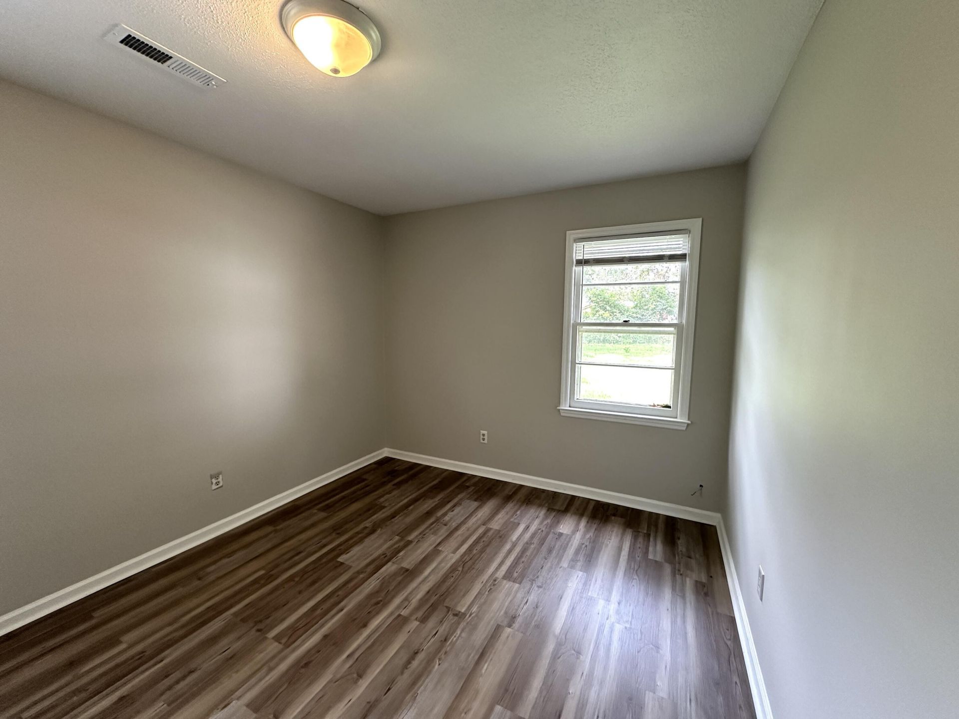 108 Columbia Drive Photo 8