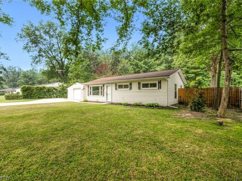 14554 Plum Creek Drive, Columbia Station, OH 44028 Photo 2