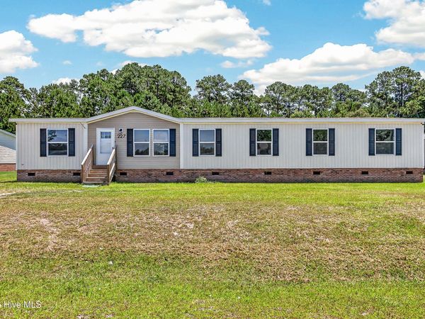 227 Mewborn Drive, Beulaville, NC 28518
