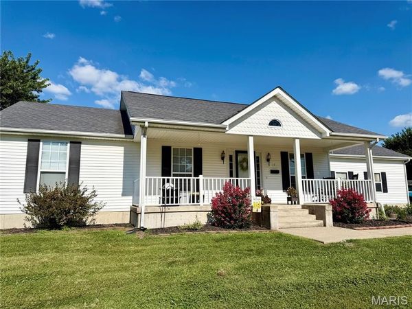 17 S 14th Street, Bowling Green, MO 63334