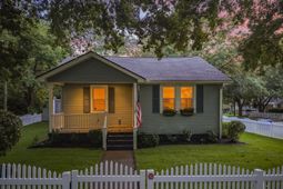 1 10th Avenue photo 4
